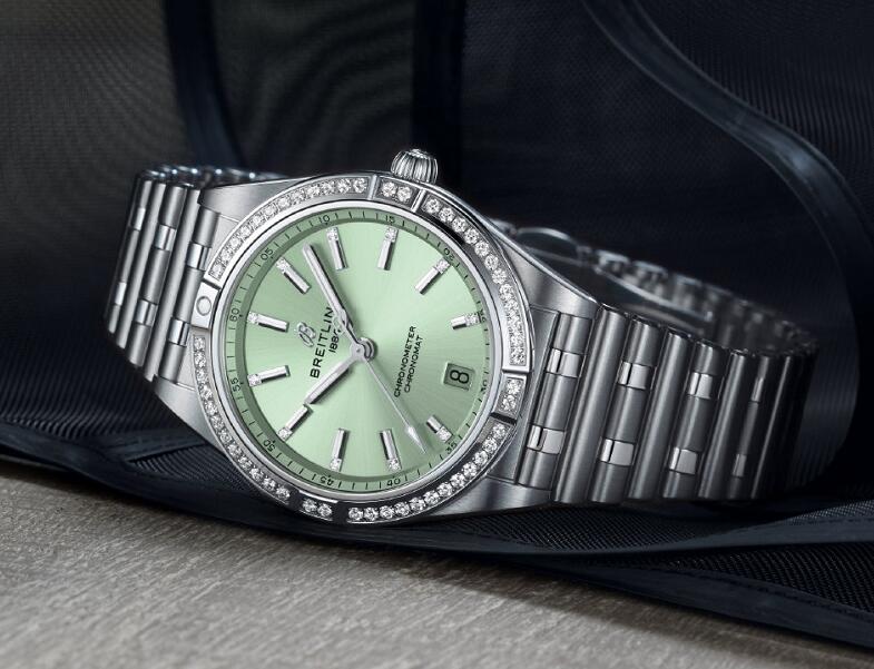 New Breitling Chronomat replica watches enhance fashion with light green color and diamonds.