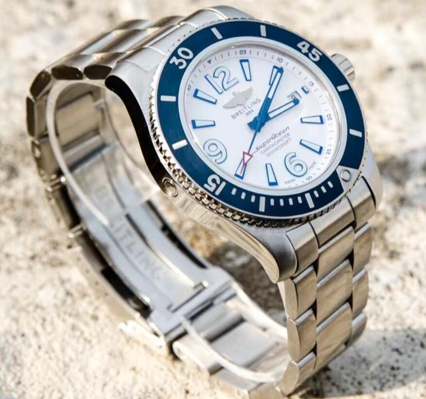 1:1 quality replica watches are evident with the coordination of blue and white colors.