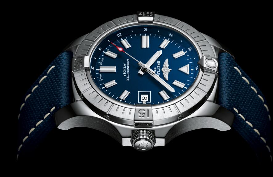 Swiss made replica watches draw your attention with blue color.