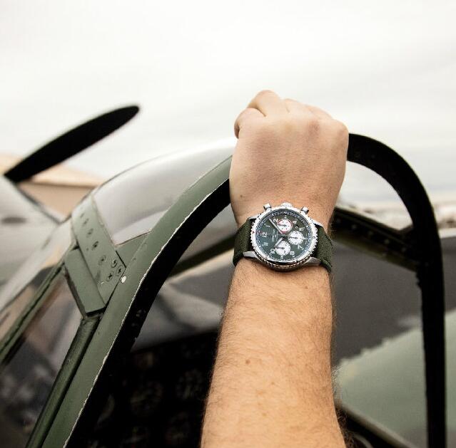 Forever reproduction watches online are cool in the military style.