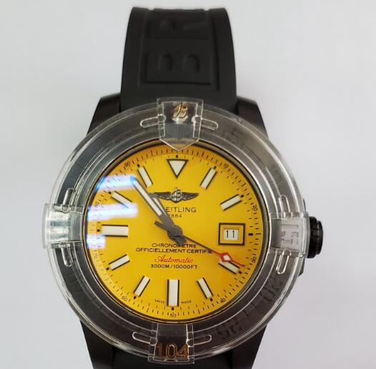 The yellow dial will leave deep impression on you.
