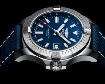 Swiss made replica watches draw your attention with blue color.